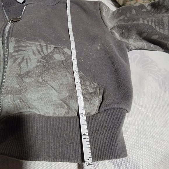 Gray Patterned Crop Hoodie - Picture 7 of 8